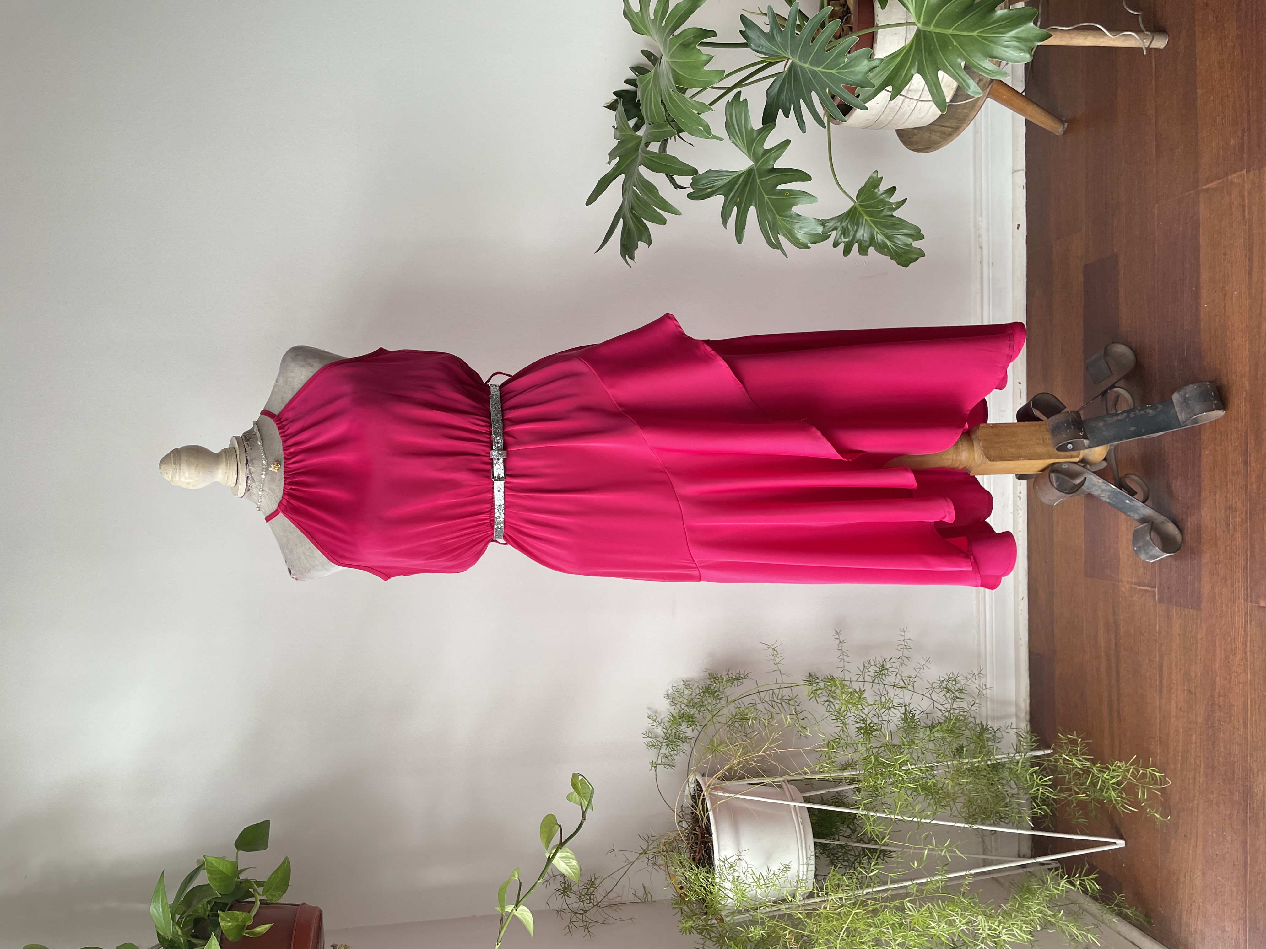 Vestido fucsia. Talla: M elasticado 1