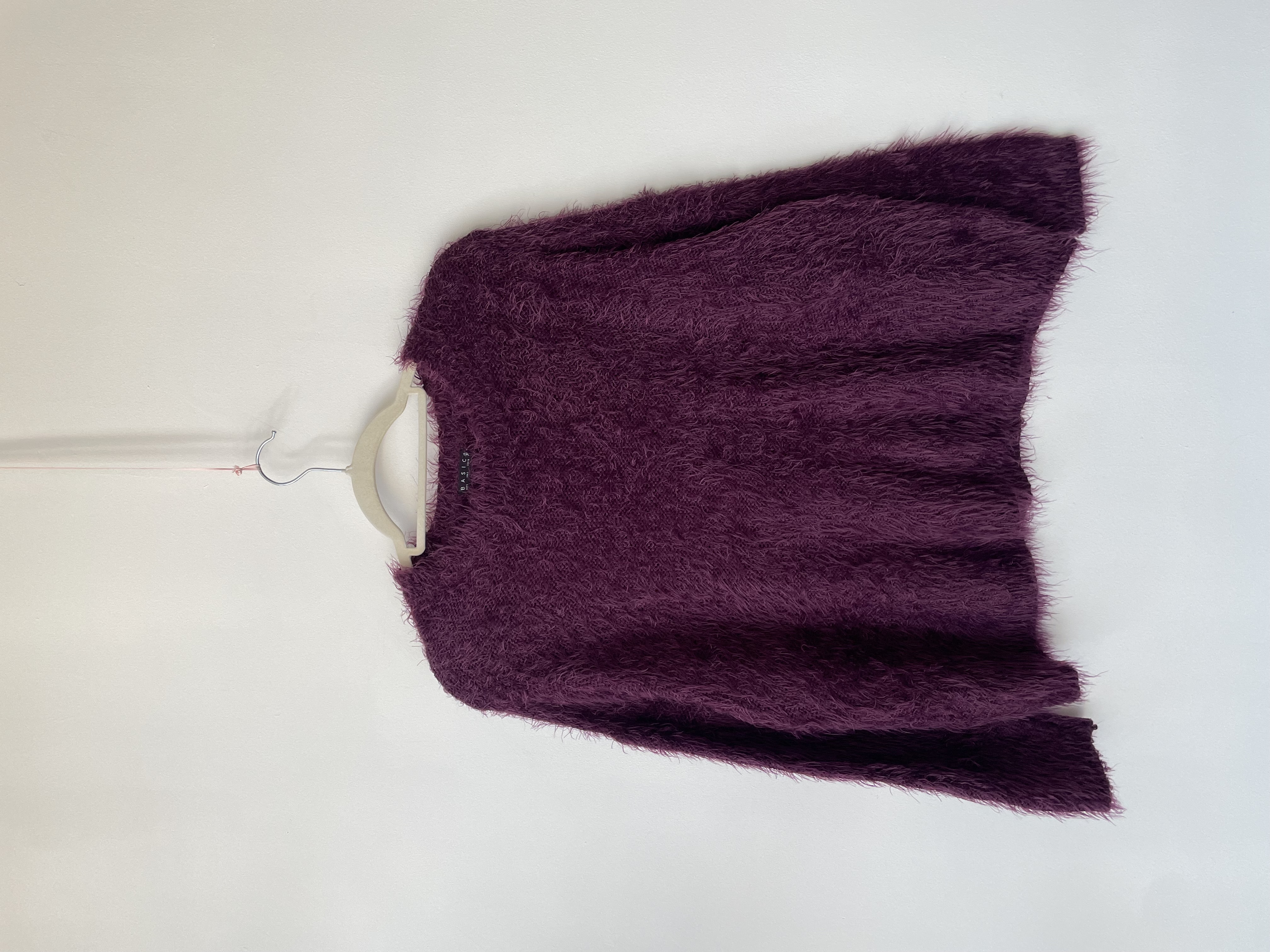Sweater morado. Talla: S oversized 1