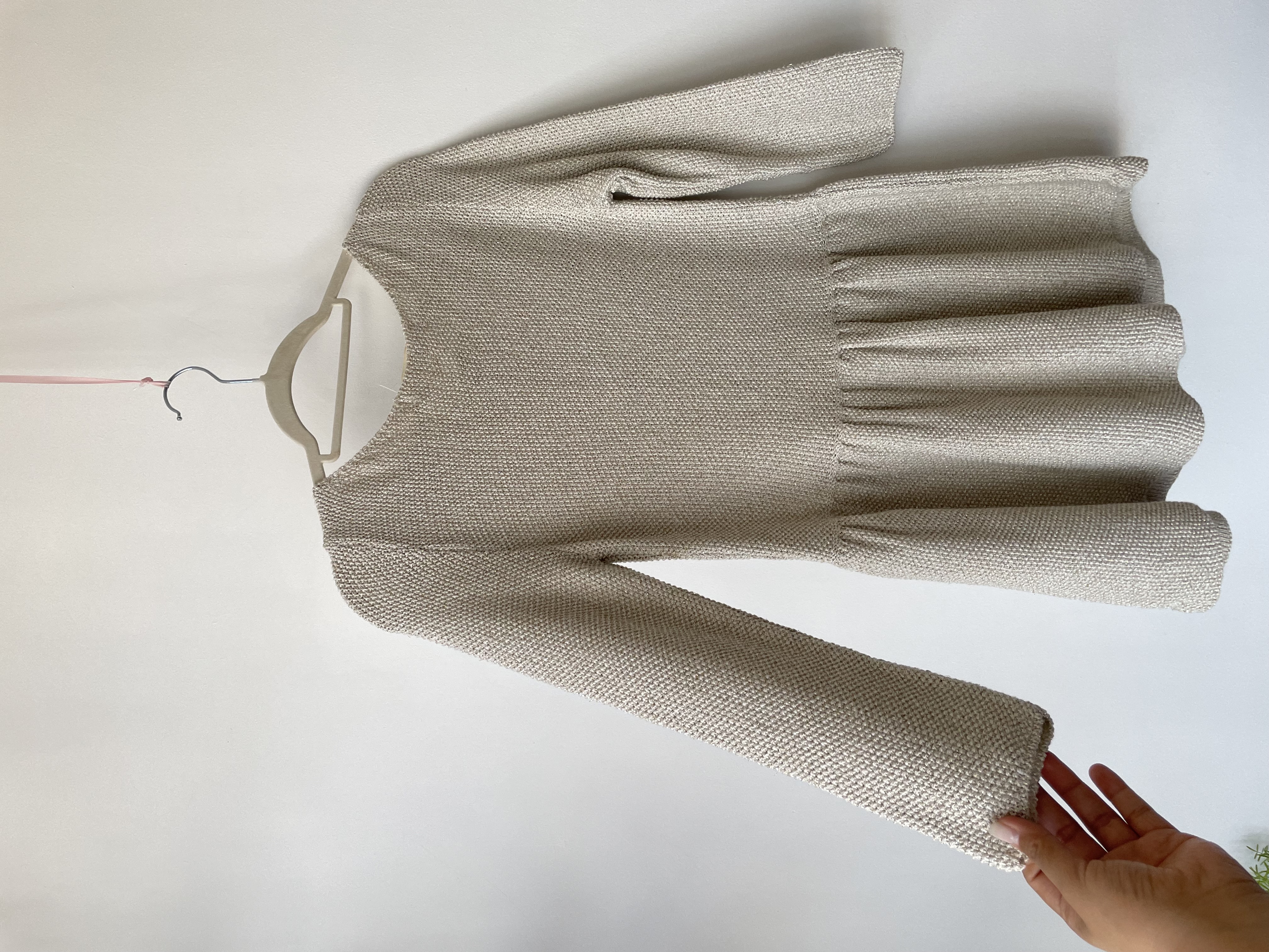 Abrigo dorado. Talla: L niña 3