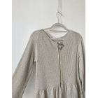 Abrigo dorado. Talla: L niña 4