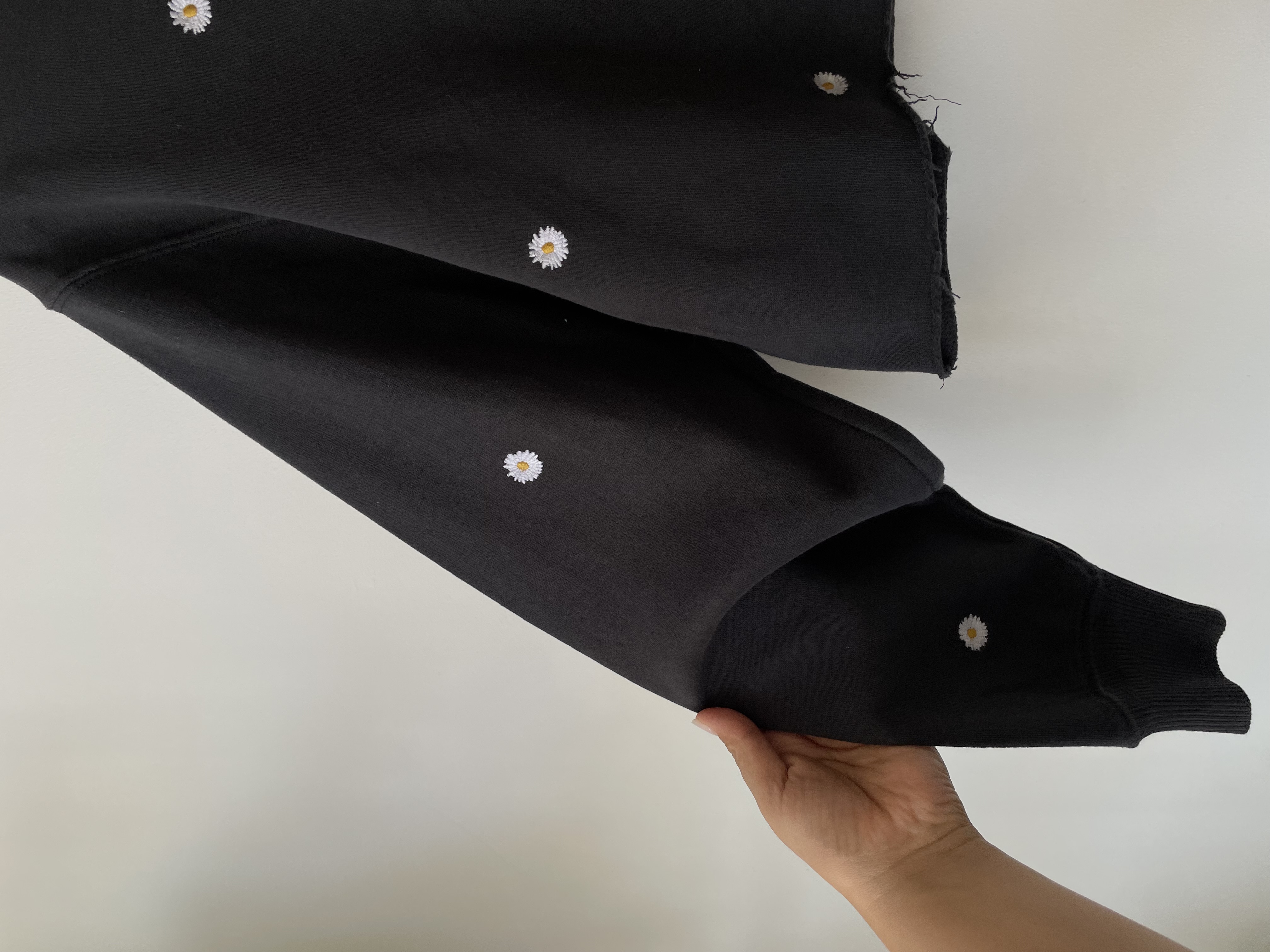 Polerón margaritas . Talla: S 3