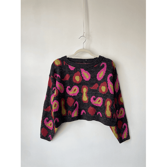 Sweater formas. Talla: M