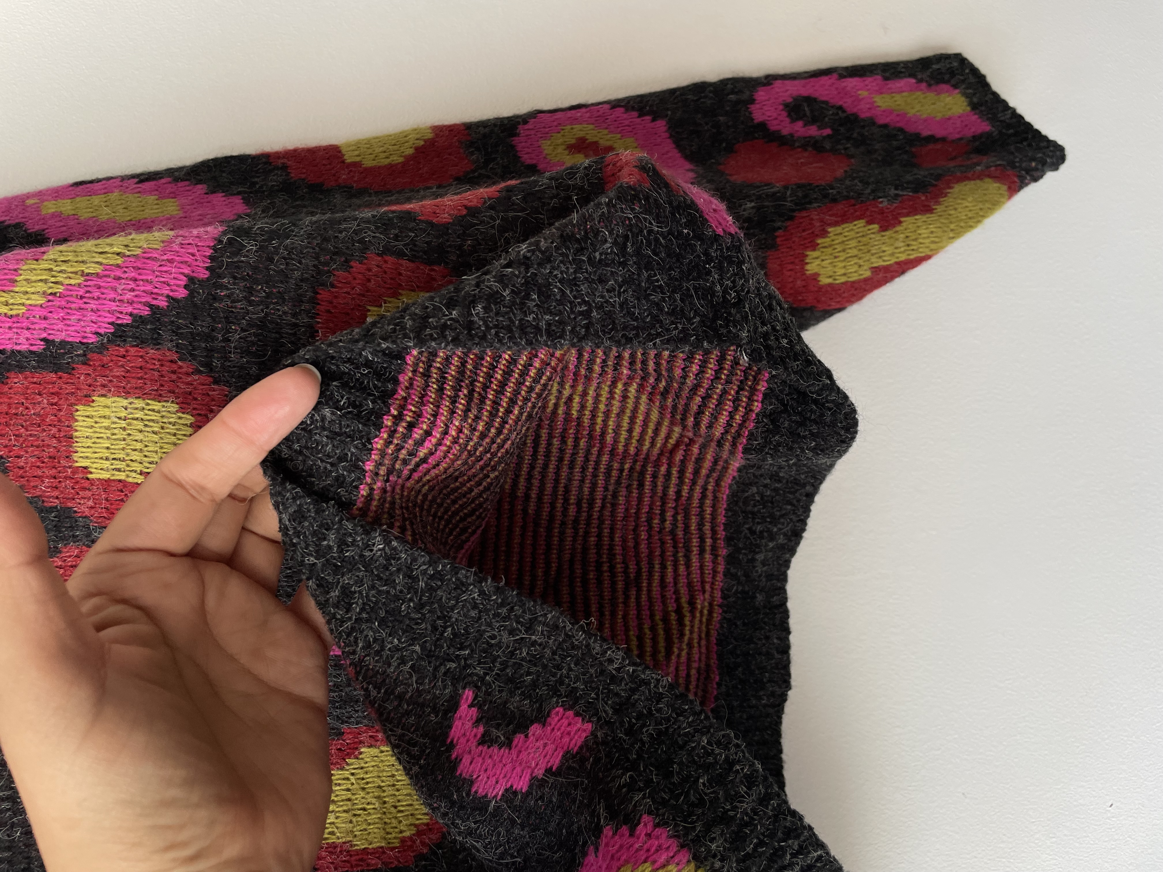 Sweater formas. Talla: M 2