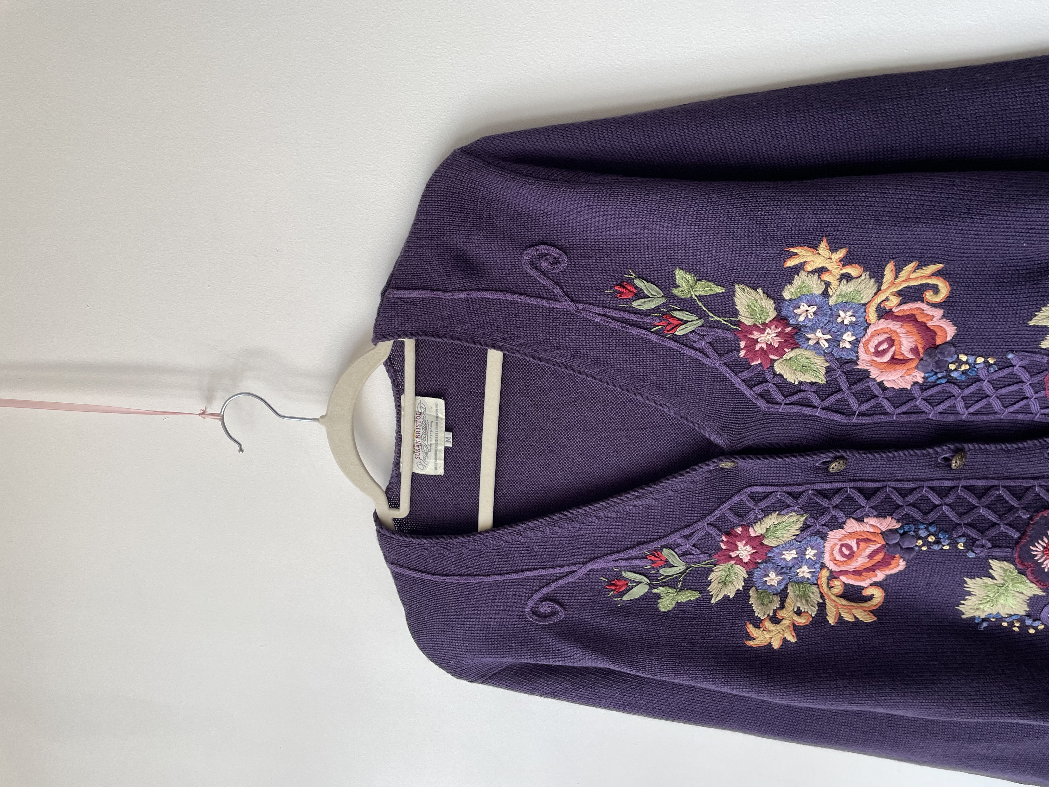 Cardigan bordado. Tallla; M 2