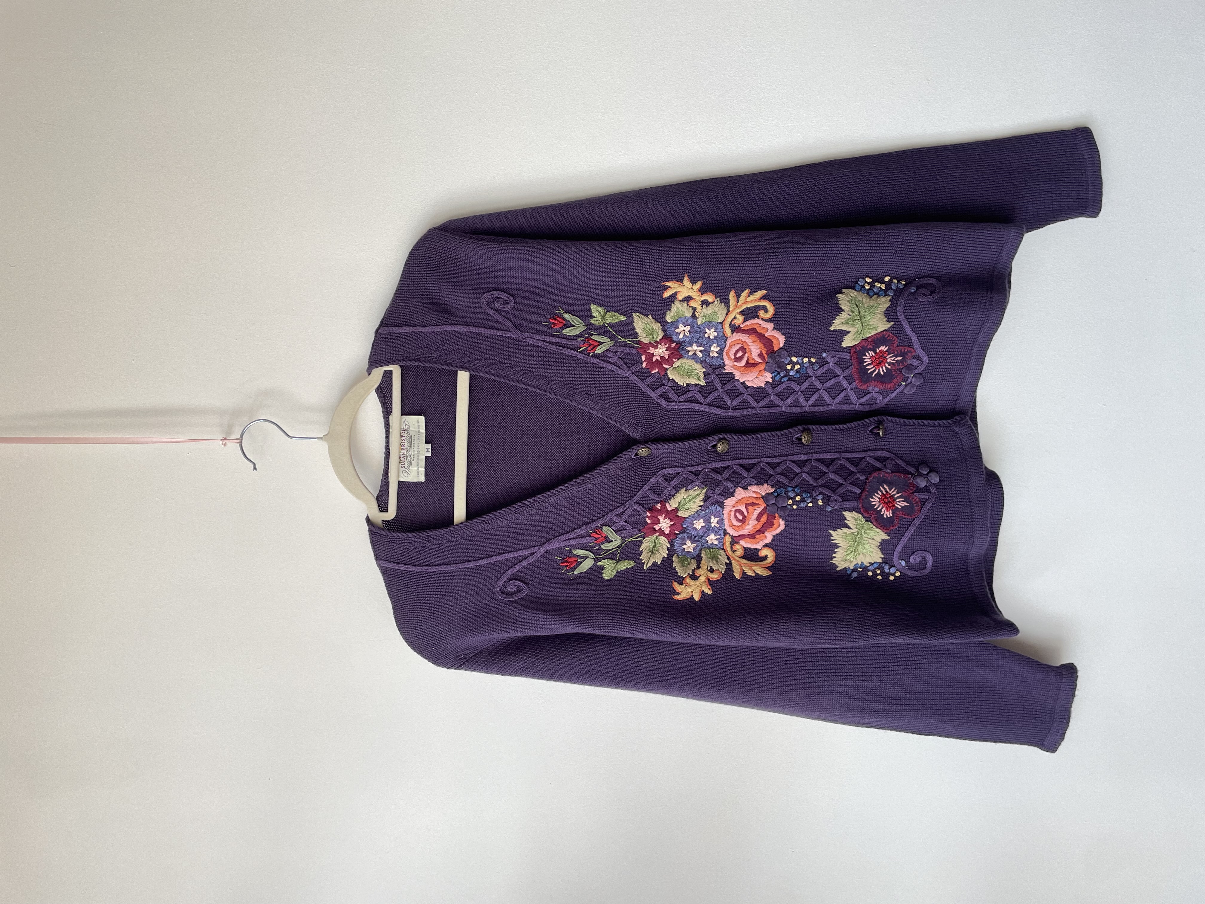 Cardigan bordado. Tallla; M 1