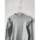 Sweater gris vuelos. Talla: M 2