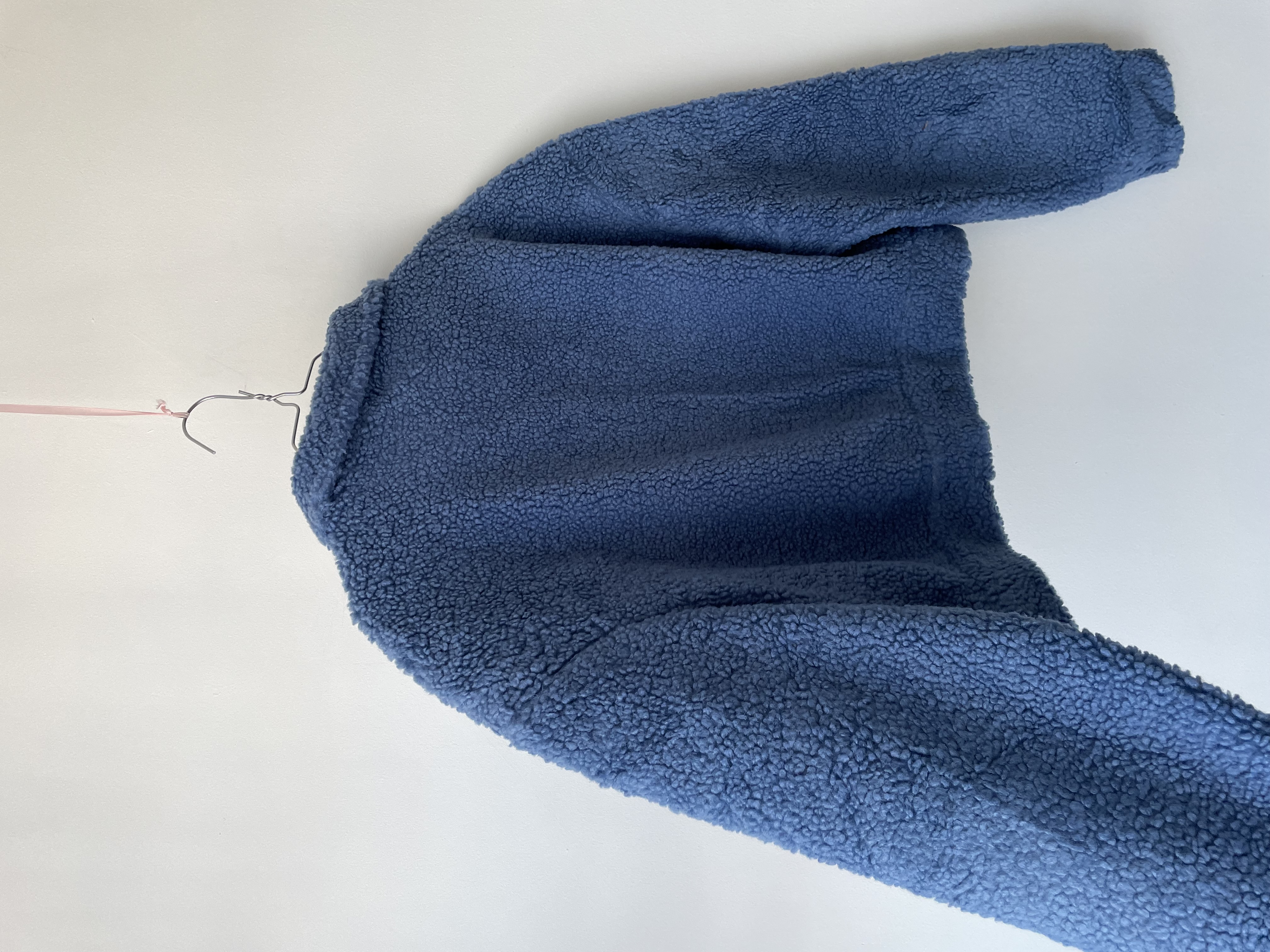 Chaqueta cordero celeste. Talla: L chico (m/l) 4