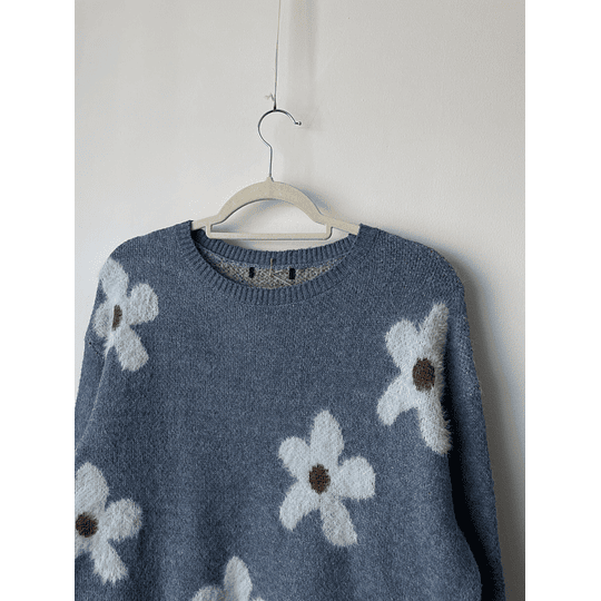 Sweater felpudo floral. Talla: M