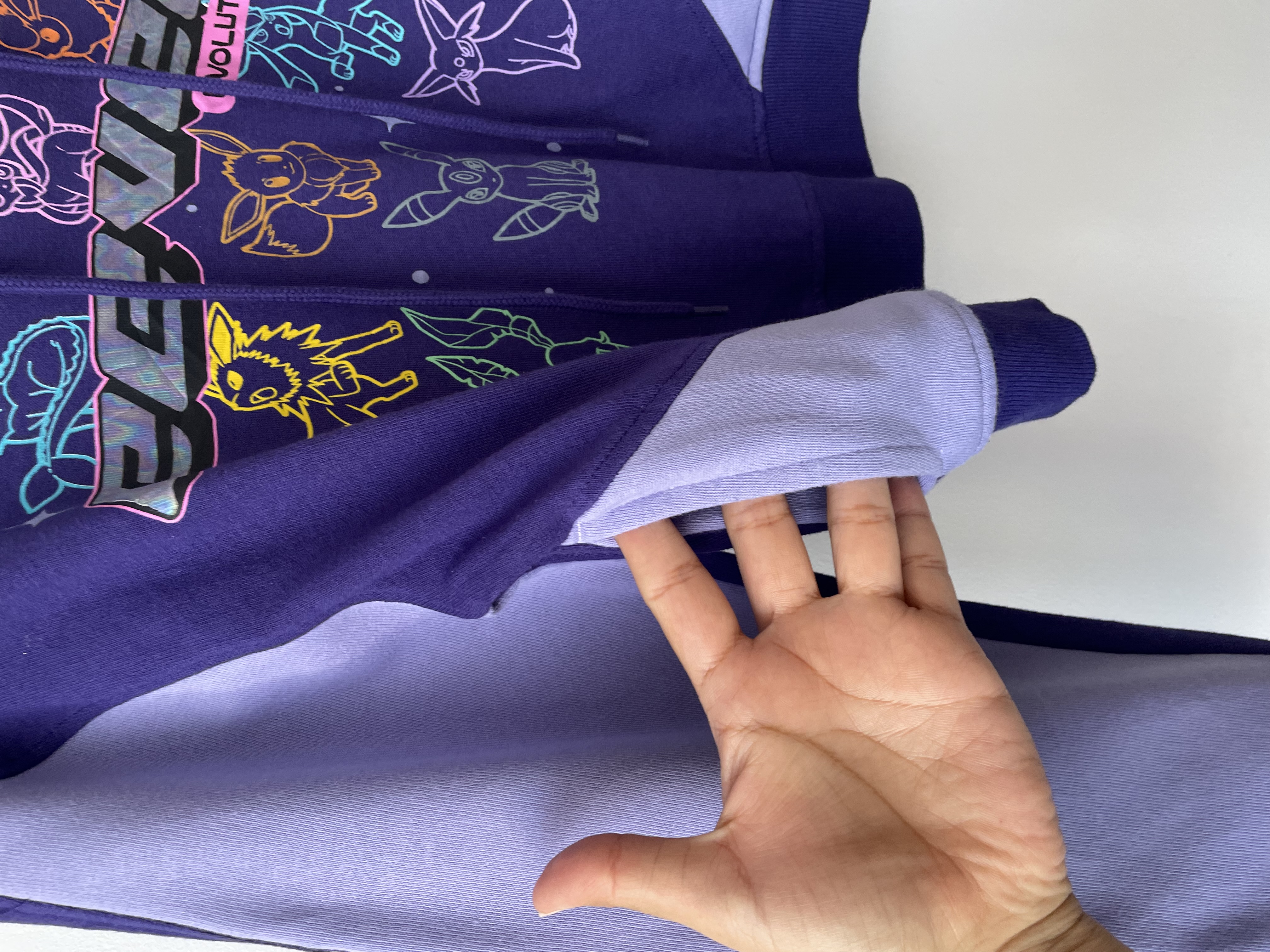 Polerones pokemon. eevee Talla: S/M 4