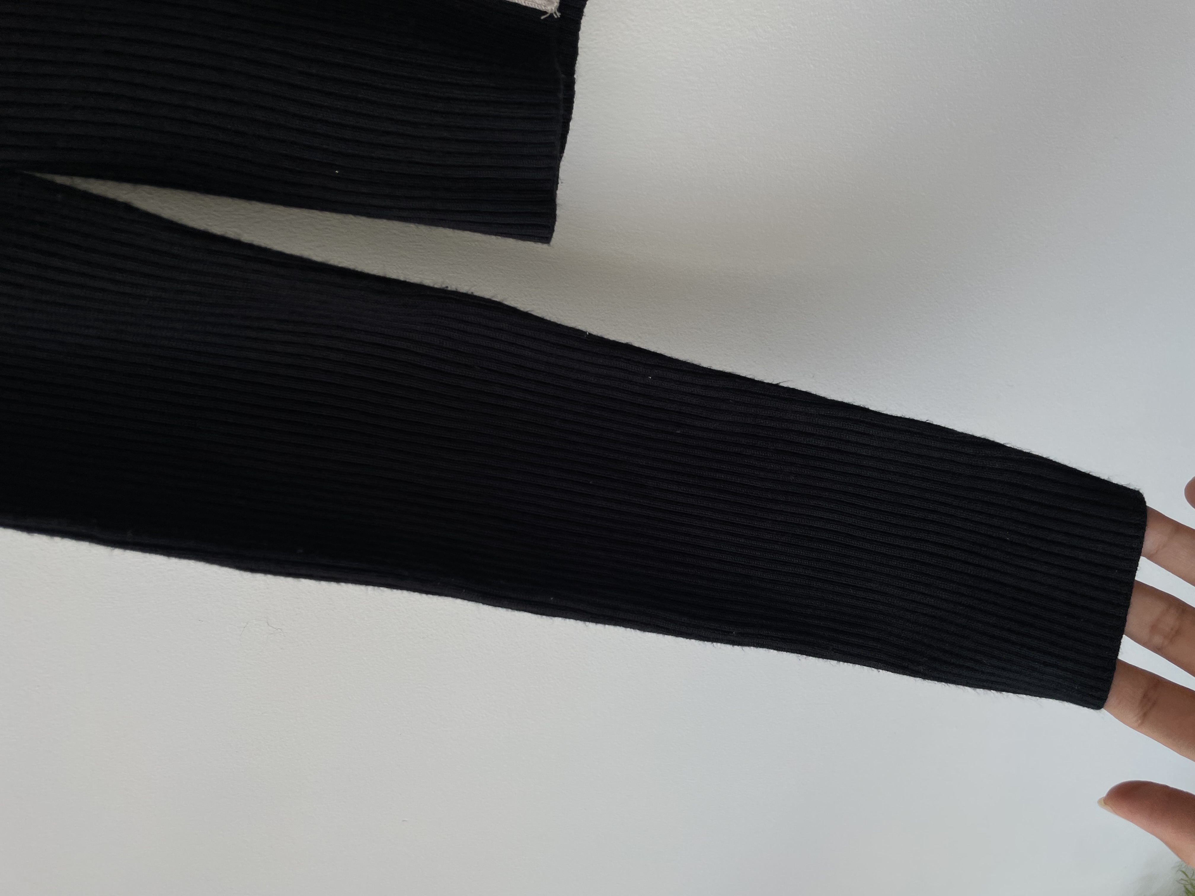 Camiseta negra. Talla: L chica (M)  3