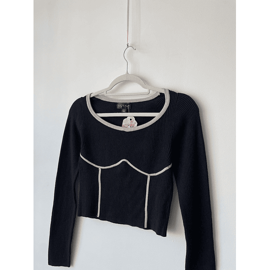 Camiseta negra. Talla: L chica (M) 