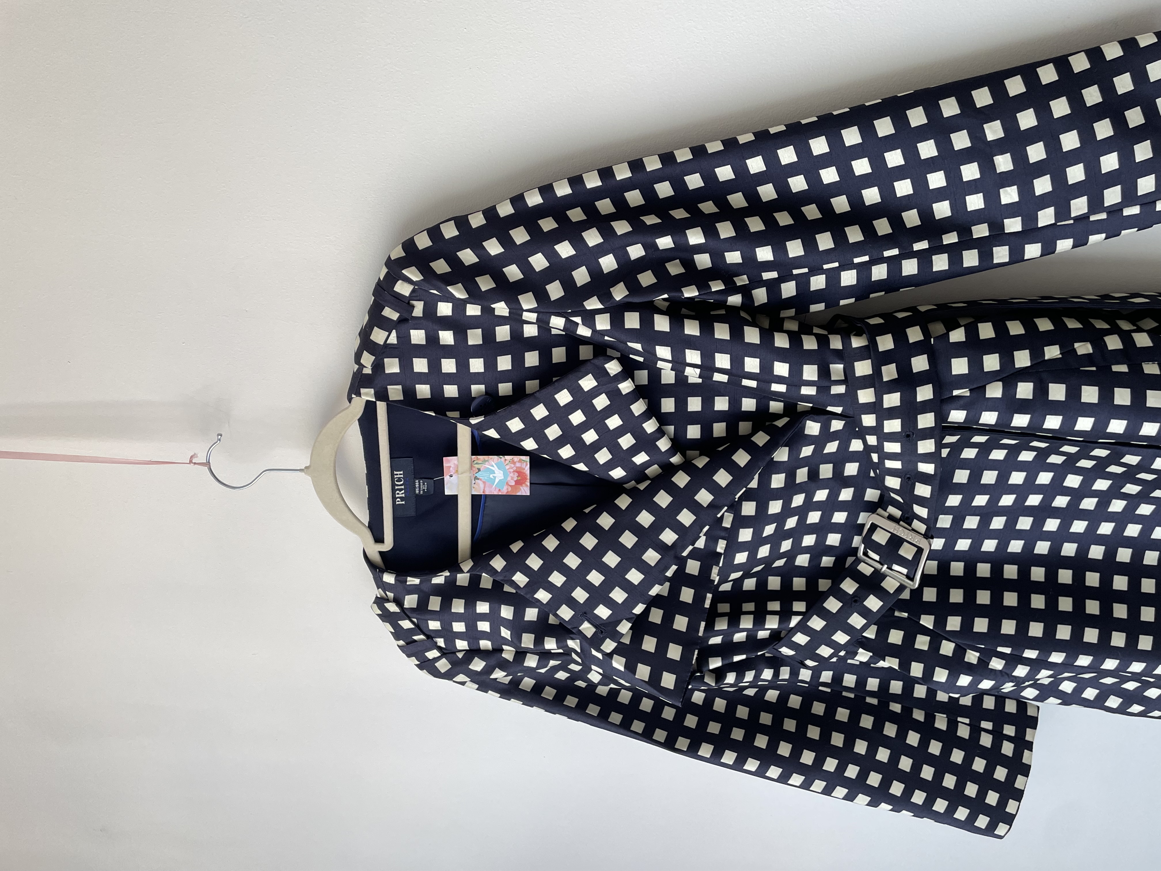 Trench cuadrados. Talla: M 2