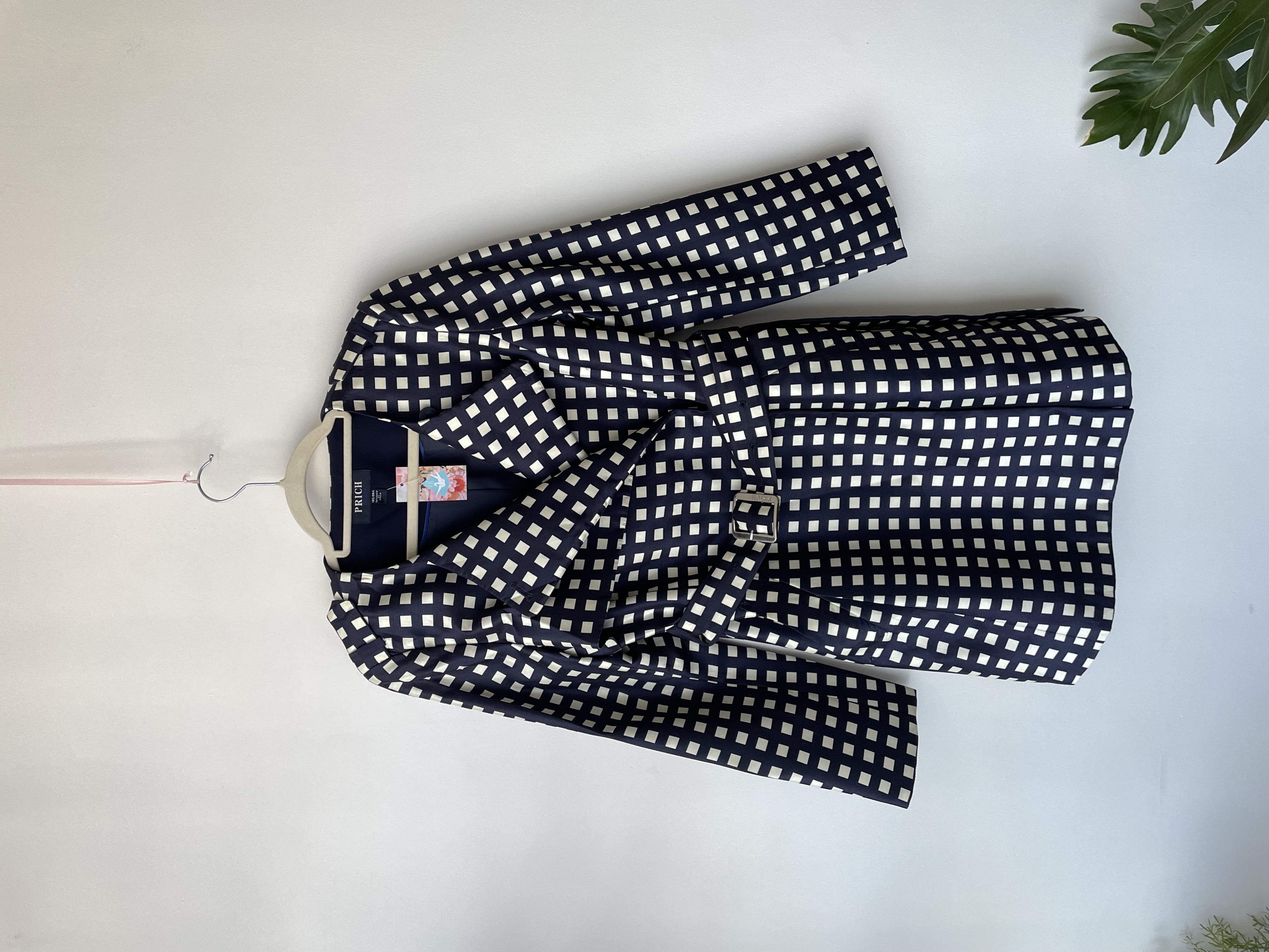 Trench cuadrados. Talla: M 1