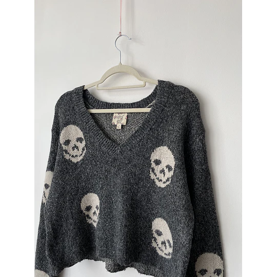 Sweater calaveras. Talla: S holgado