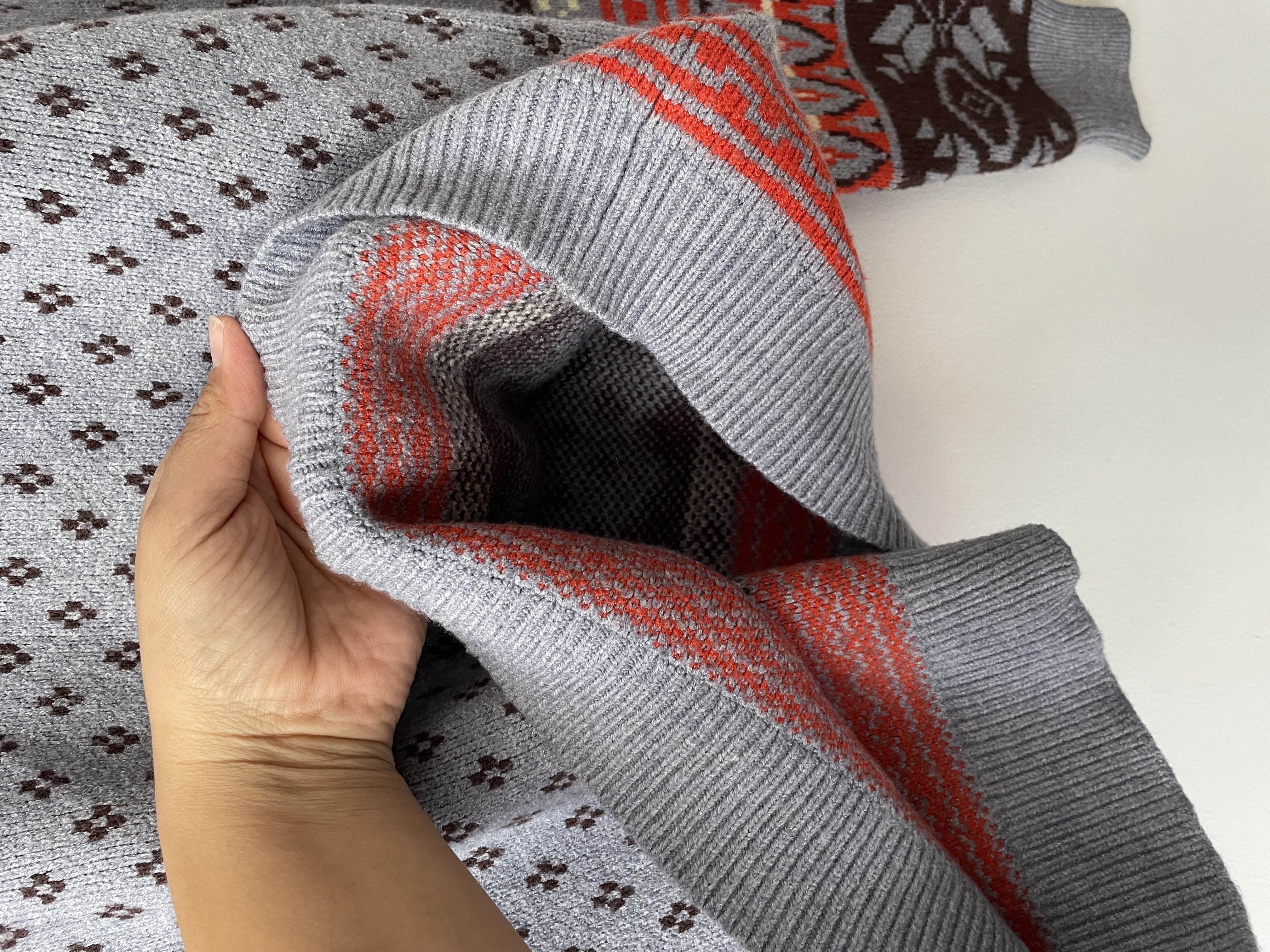 Sweater celeste. Talla: S 4