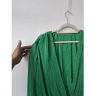 Blusa verde. Tala: S  3