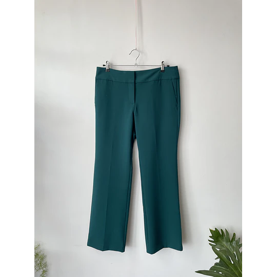 Pantalón verde. Talla: 10p (38/40)