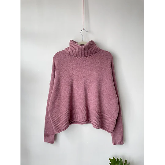 Sweater tortuga malva. Talla: L