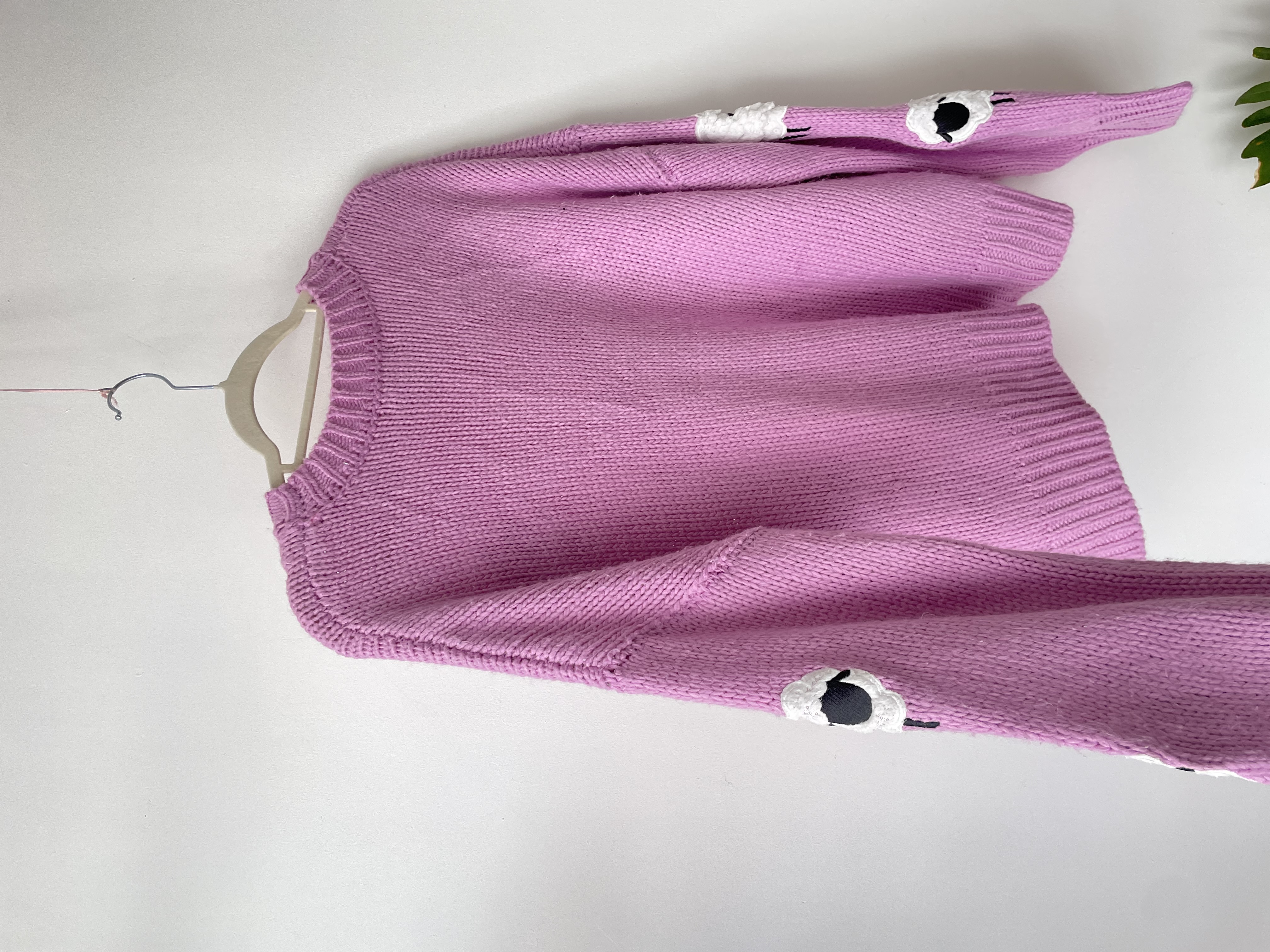 Sweater ovejas. Talla: S oversized  2