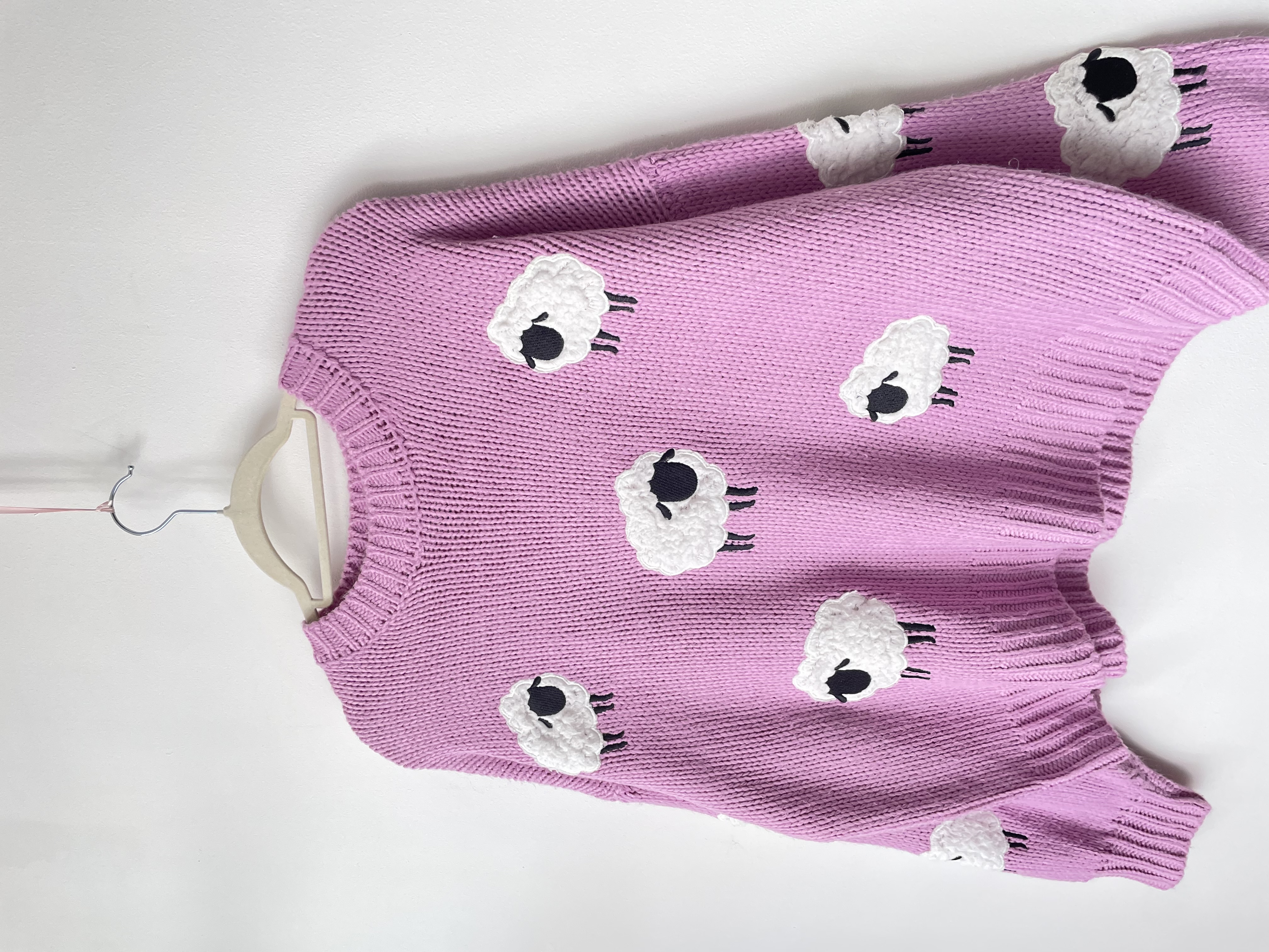 Sweater ovejas. Talla: S oversized  3