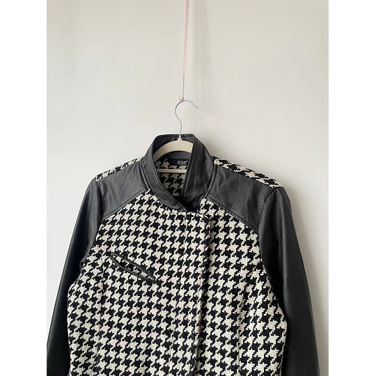 Chaqueta pata gallo. Talla: L