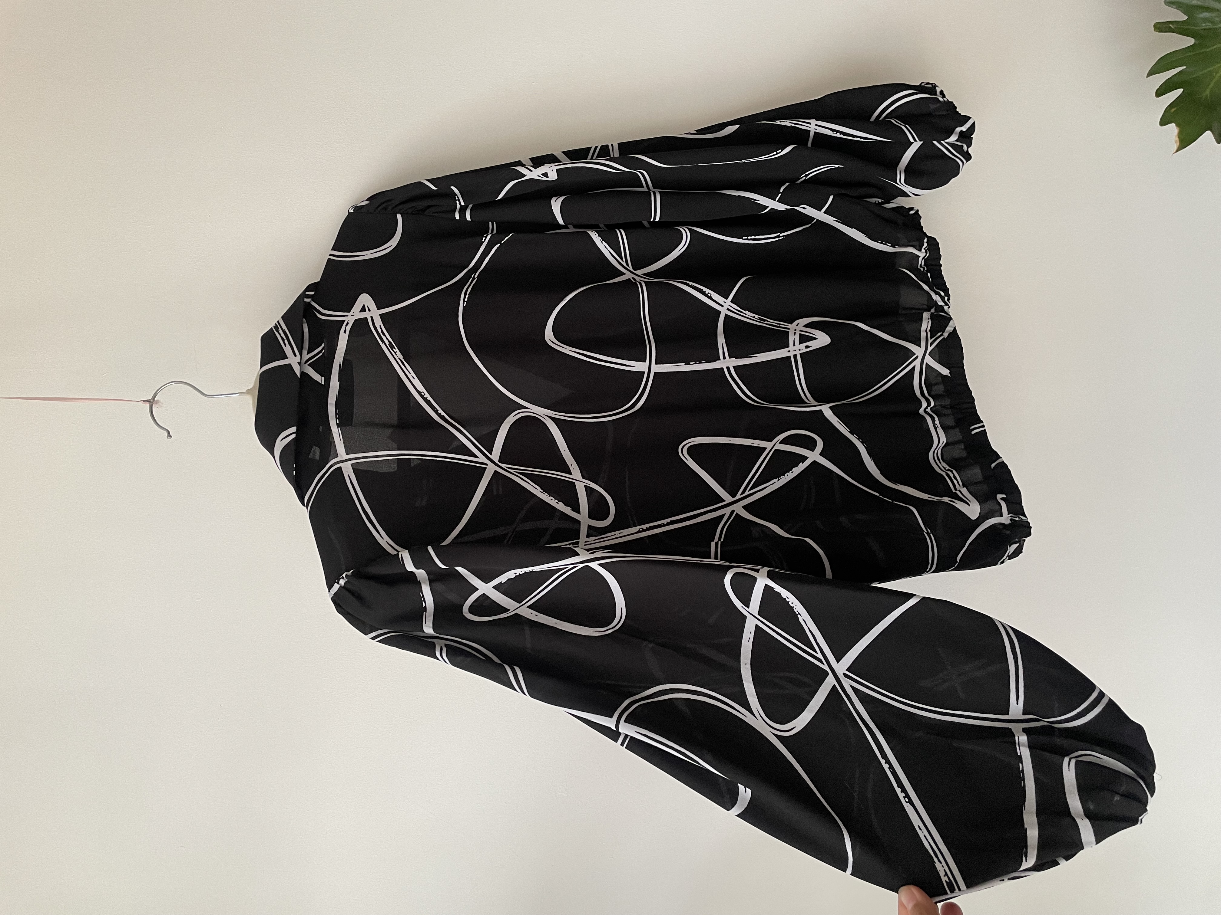 Blusa formas. Talla: M  4