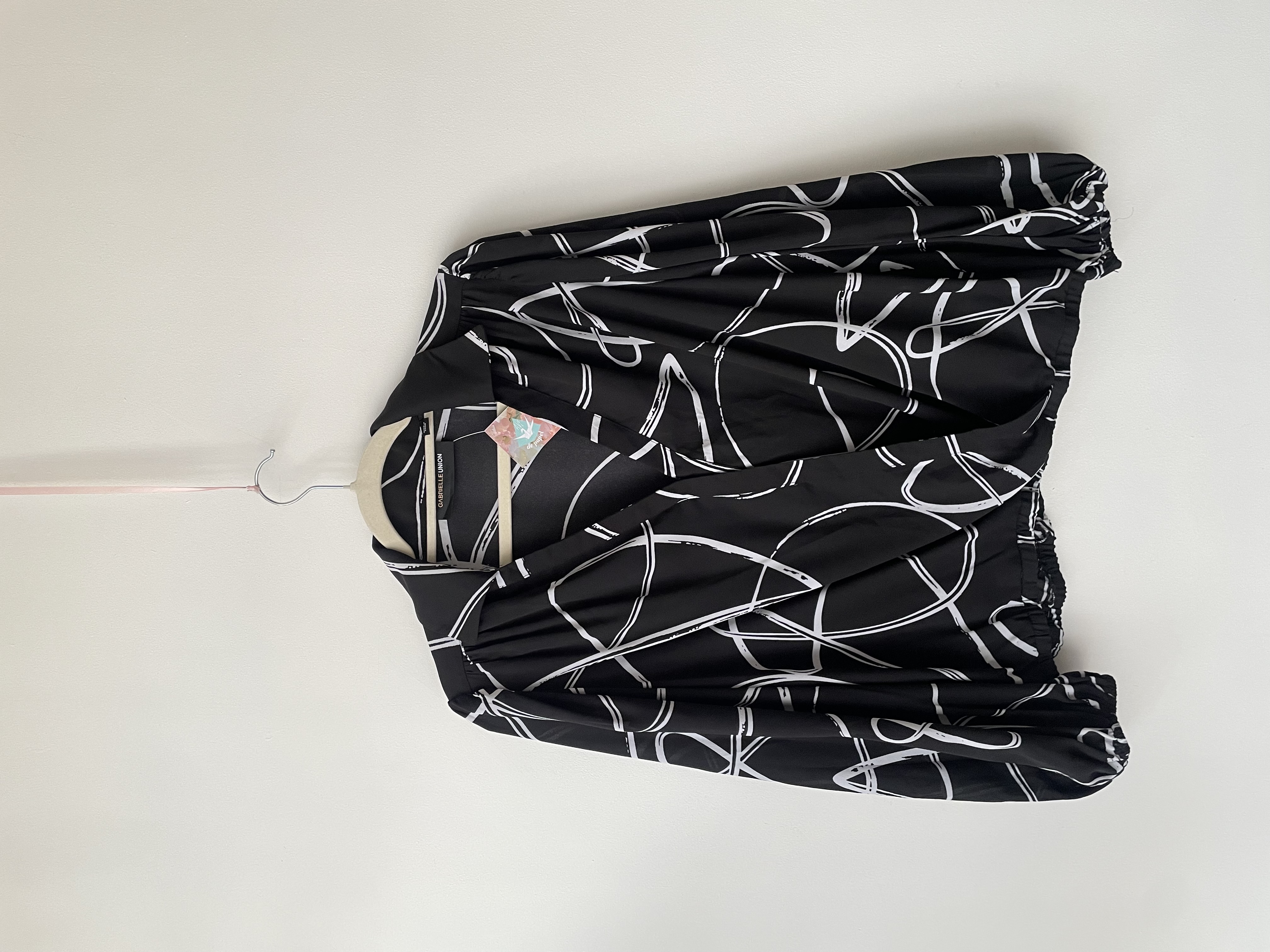 Blusa formas. Talla: M  1