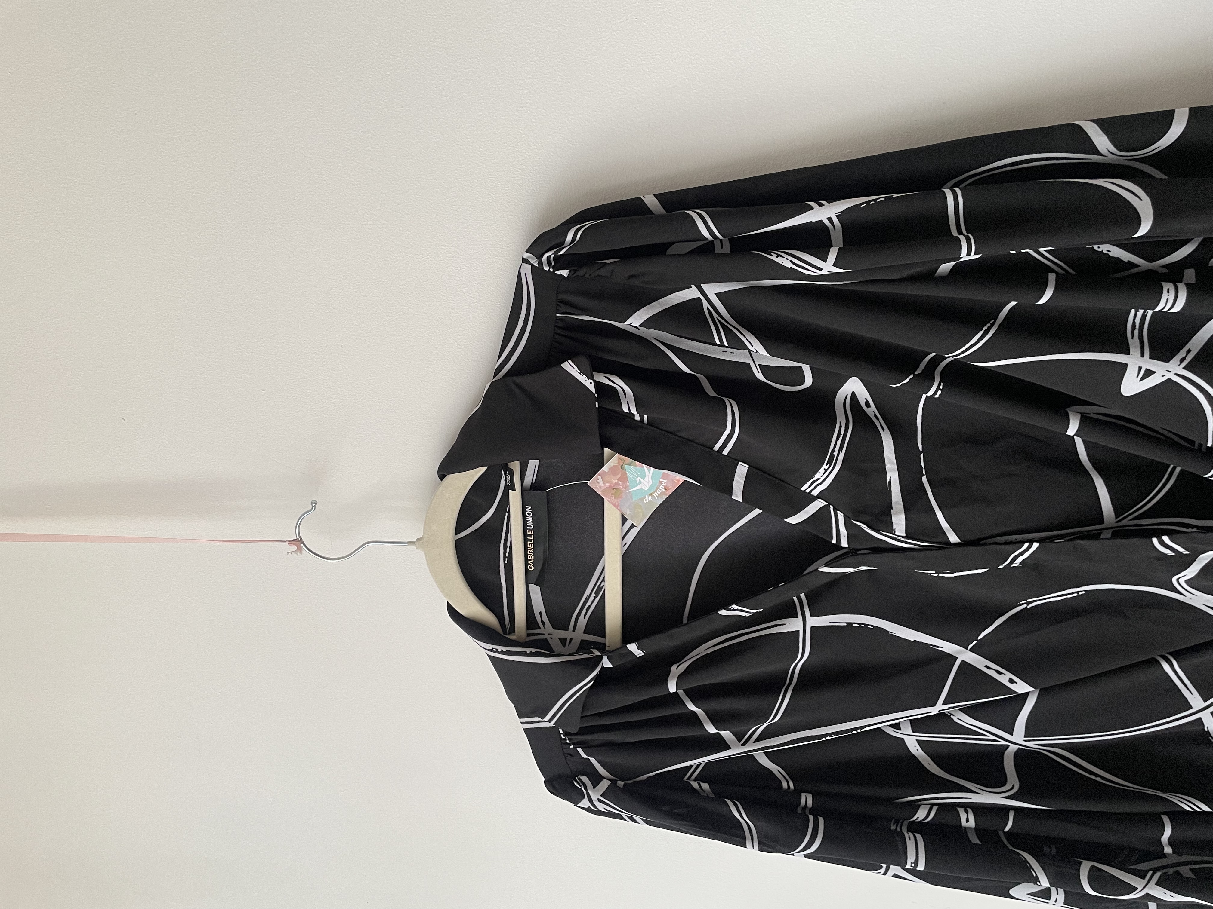 Blusa formas. Talla: M  2