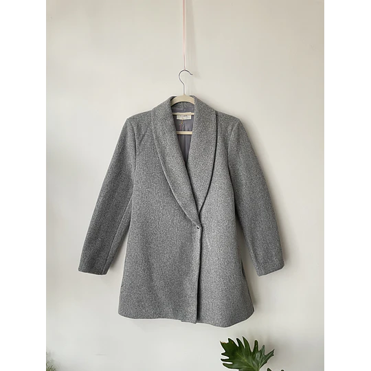 Abrigo gris. Talla: L chico (M)