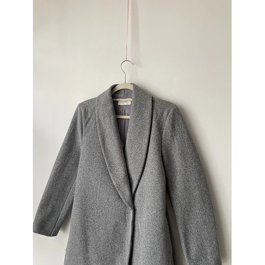 Abrigo gris. Talla: L chico (M)