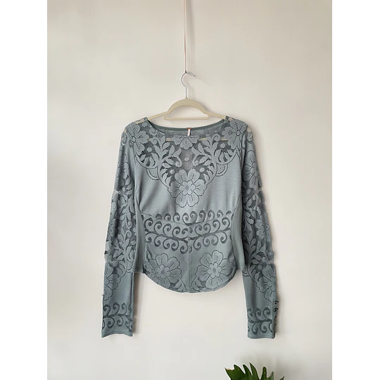 Blusa encaje. Talla: L 