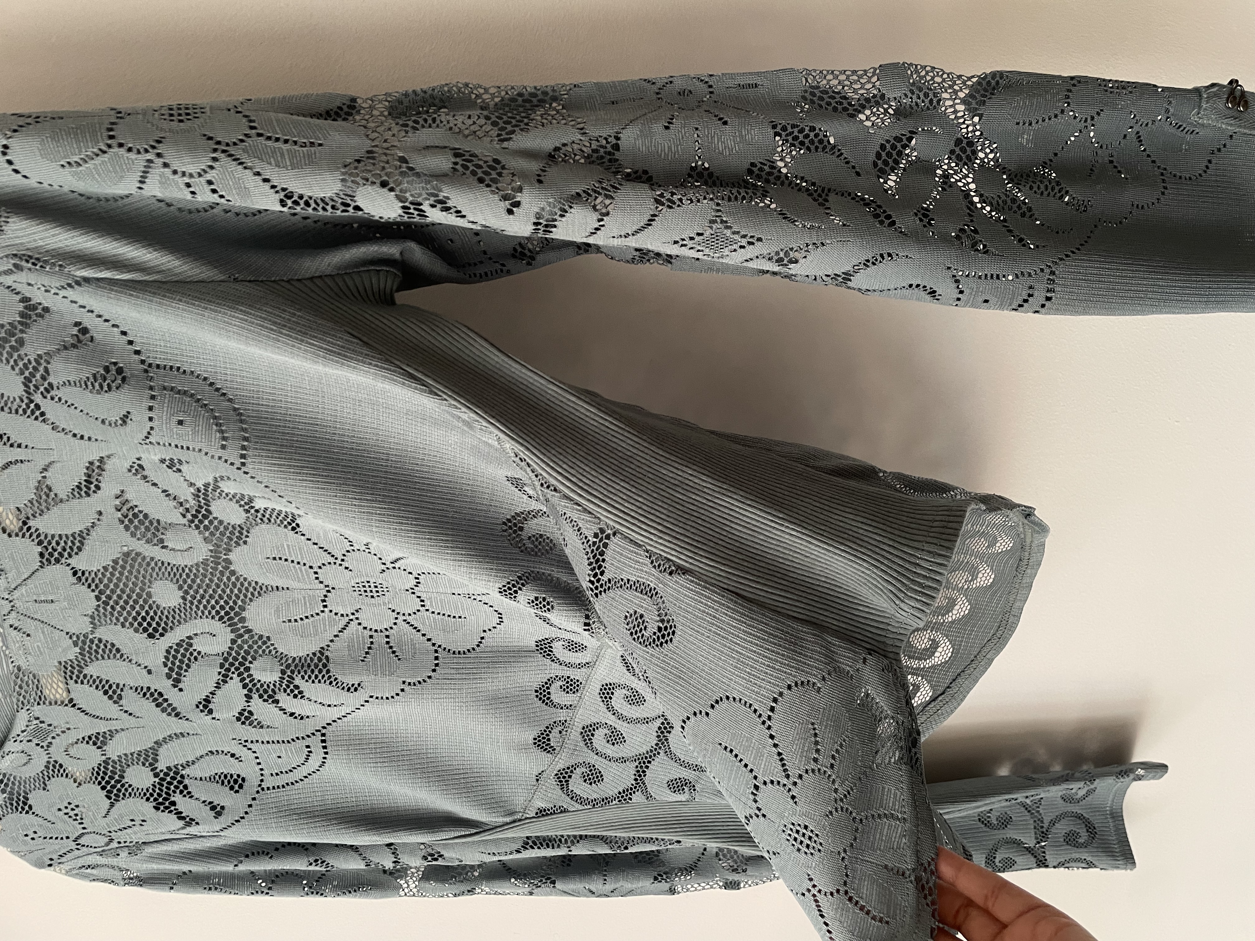 Blusa encaje. Talla: L  5