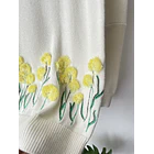 Sweater bordados. Talla: S  3