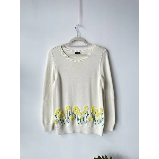 Sweater bordados. Talla: S 