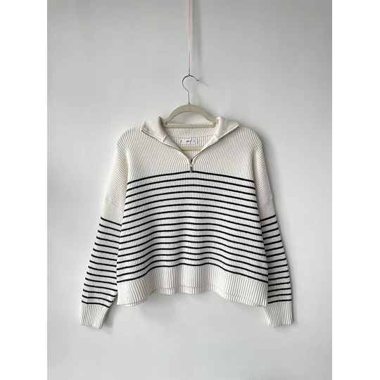 Sweater líneas cierre. Talla: S oversized