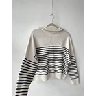 Sweater líneas cierre. Talla: S oversized 5