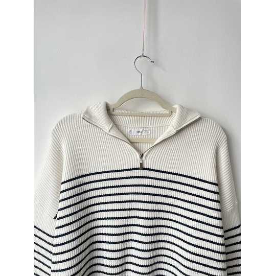 Sweater líneas cierre. Talla: S oversized