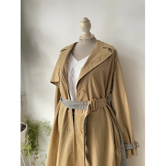 Trench camel. Talla: M grande (L/XL)