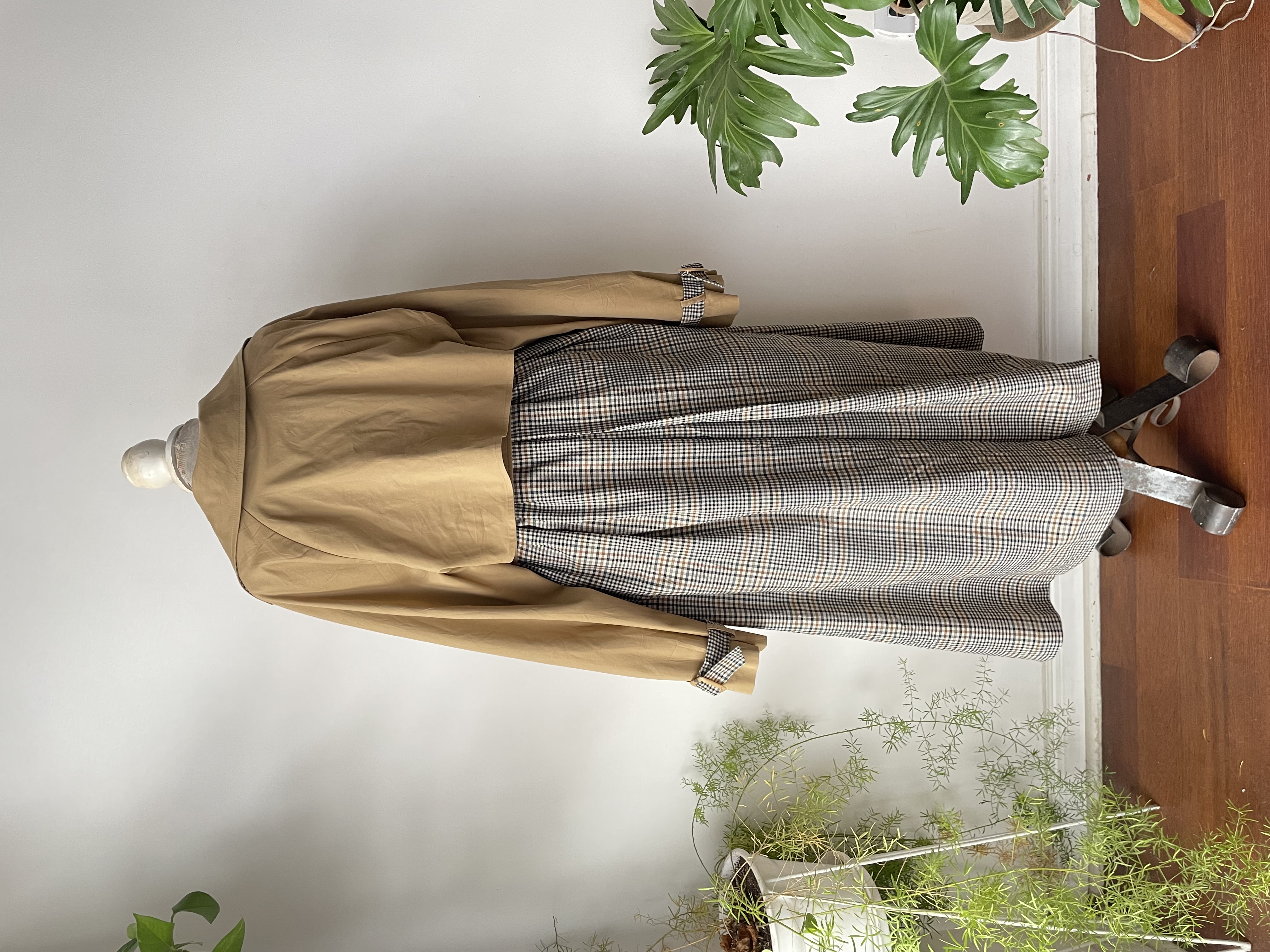 Trench camel. Talla: M grande (L/XL) 6