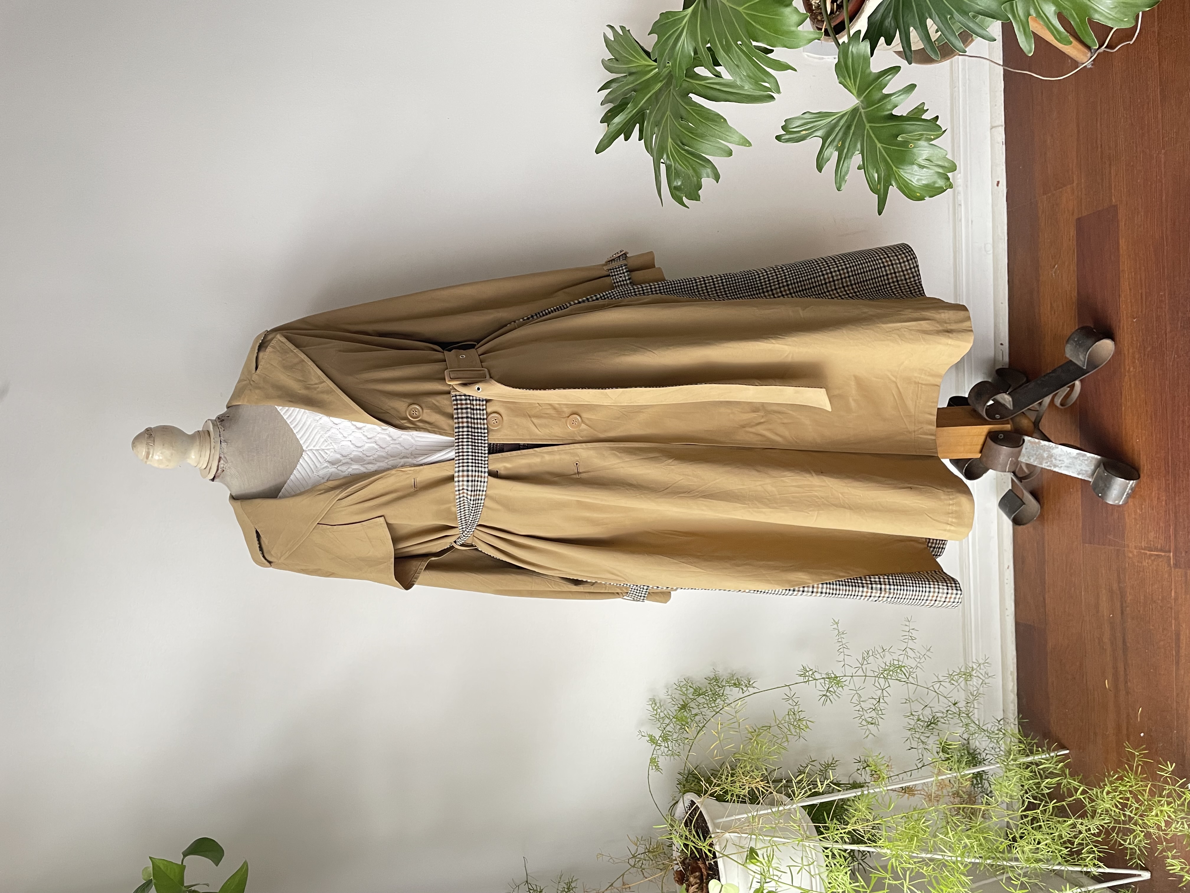 Trench camel. Talla: M grande (L/XL) 1