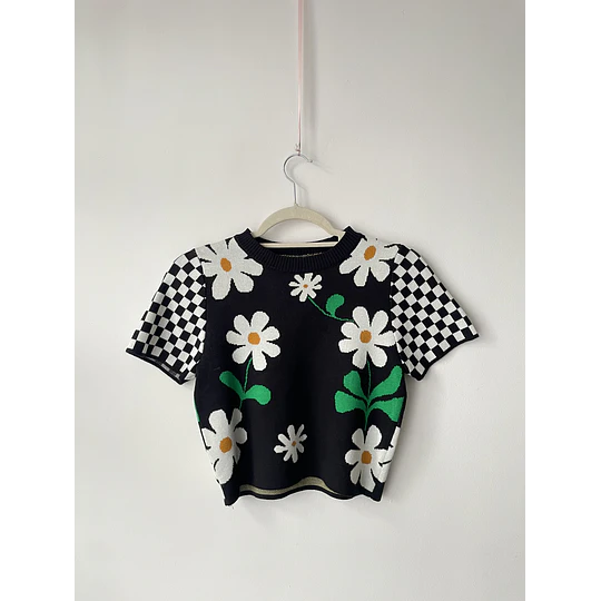 Polera flores. Talla: S 