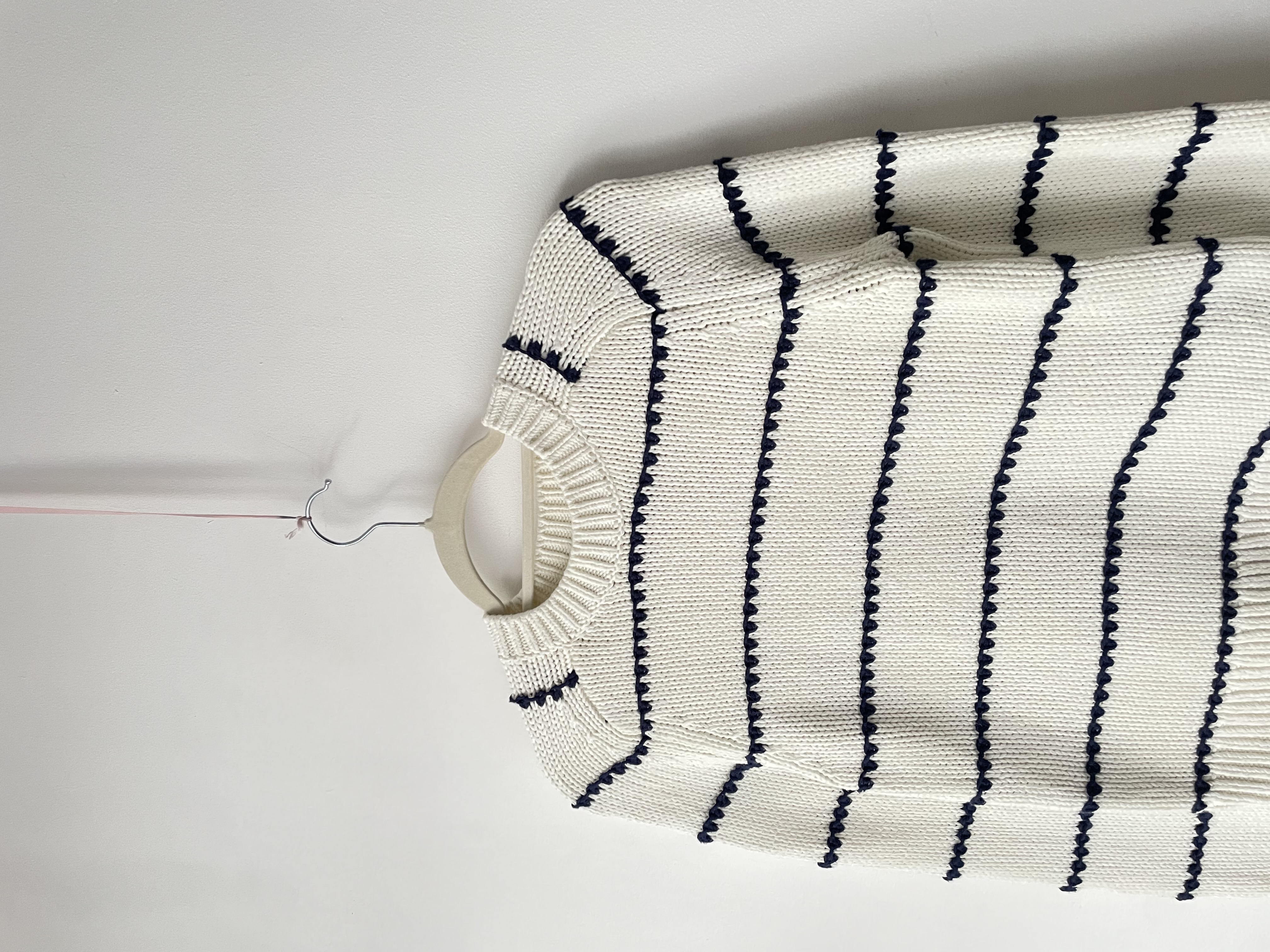 Sweater líneas. Talla: XS  2