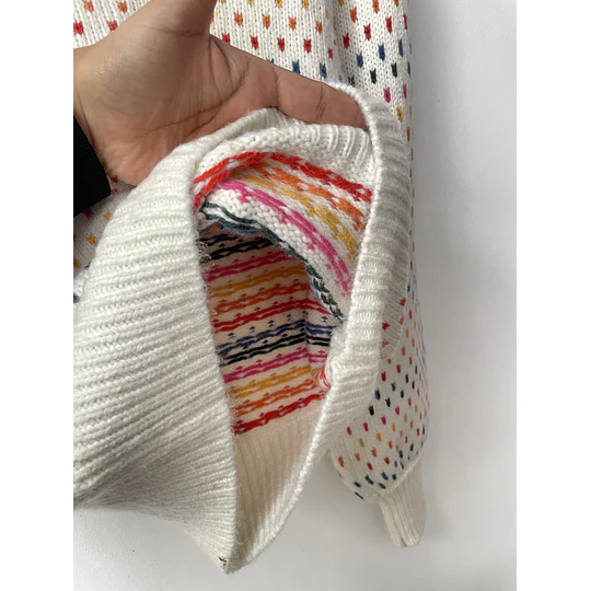 Sweater pintas. Talla: XS