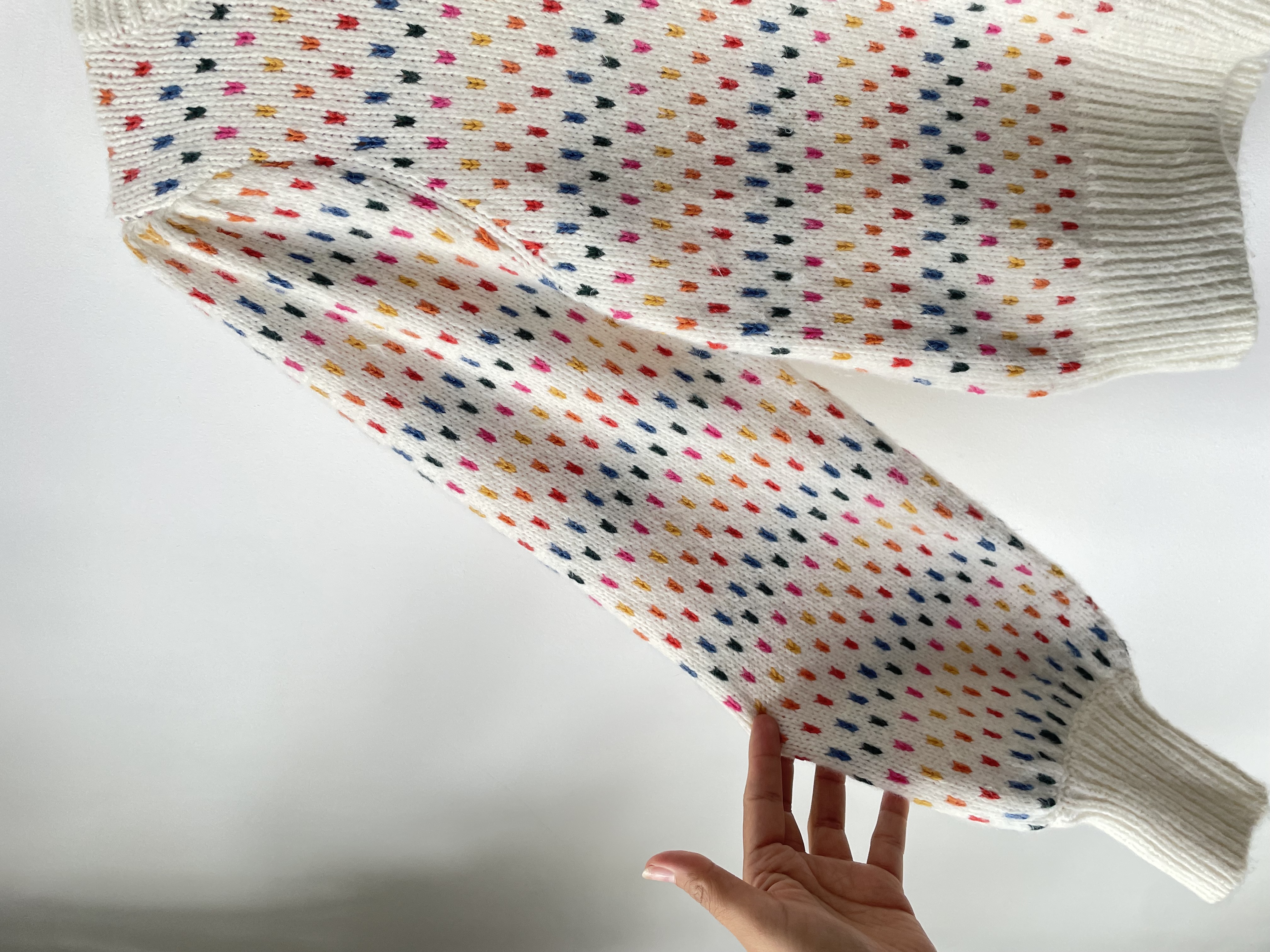 Sweater pintas. Talla: XS 3