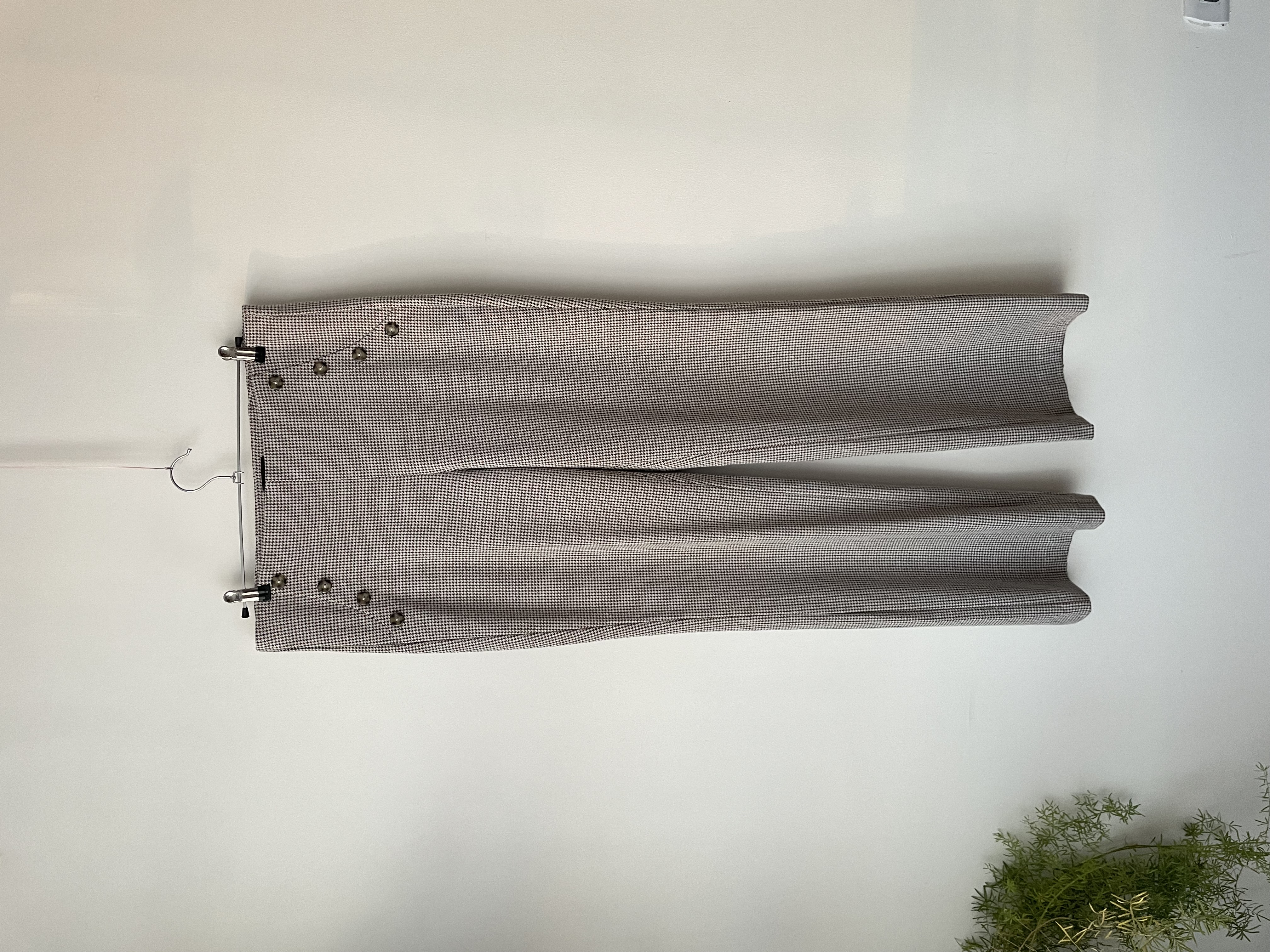 Pants botones. Talla: L 1