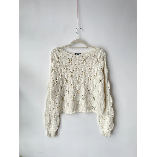Sweater calado. Talla: M
