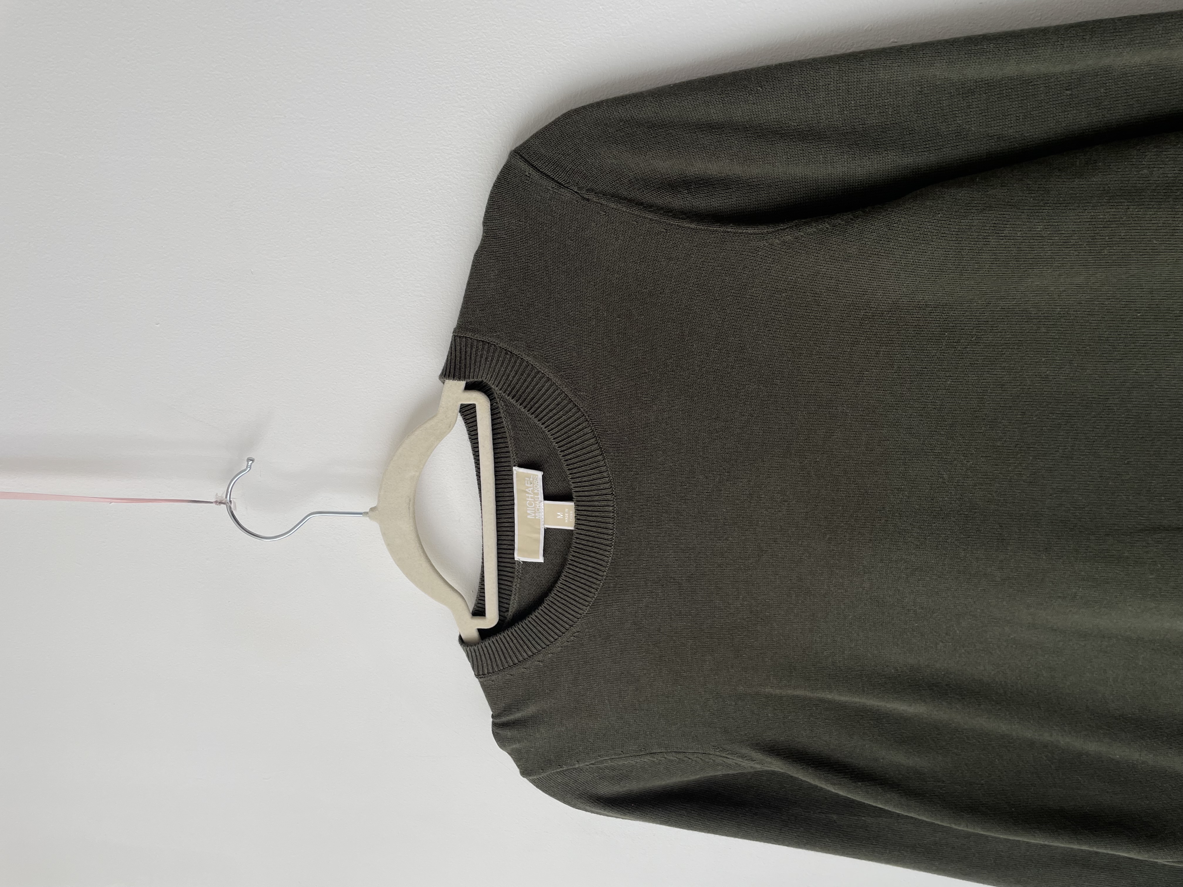 Sweater oliva. Talla: M 3