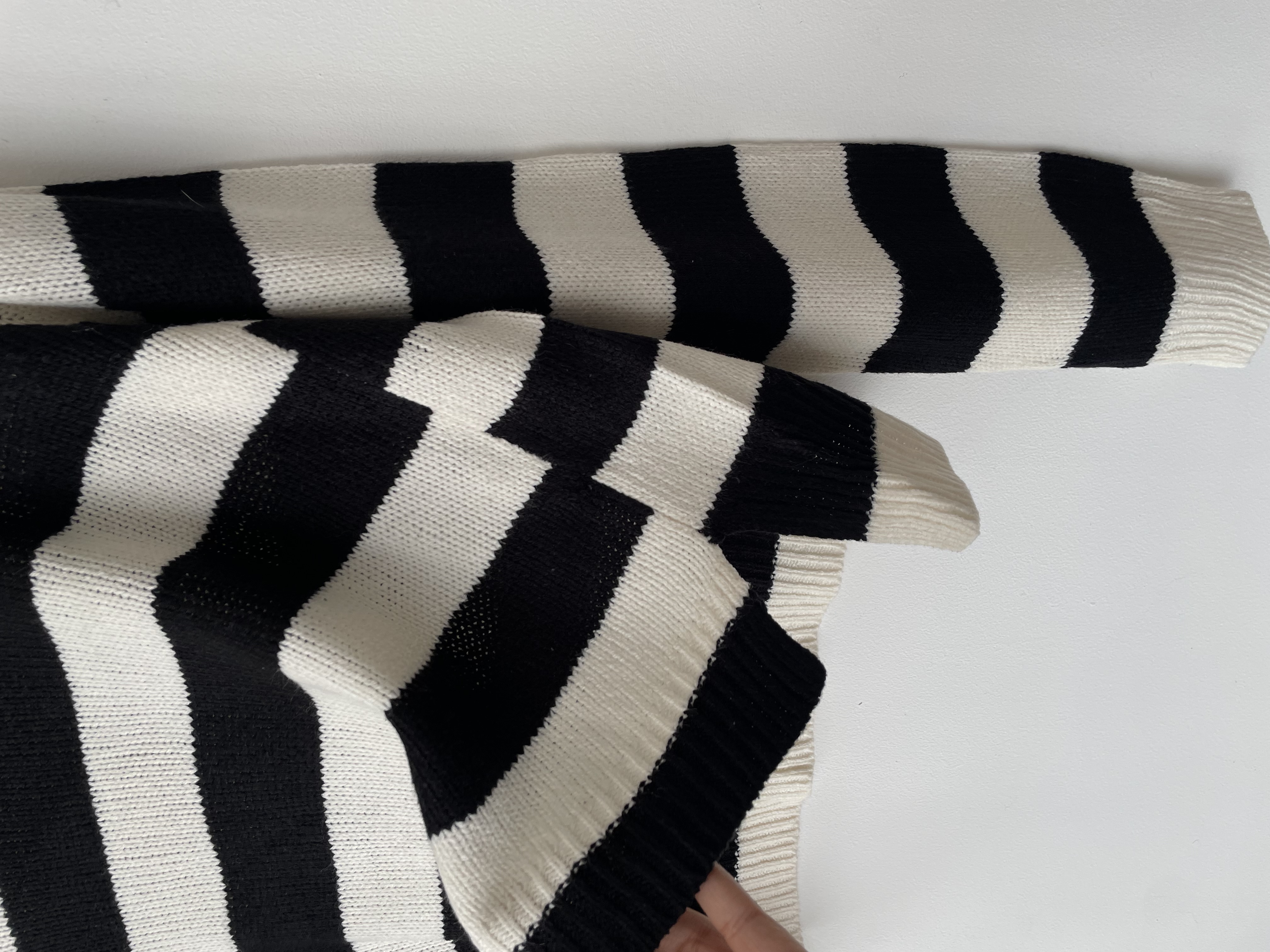 Sweater rayas. Talla: M 3