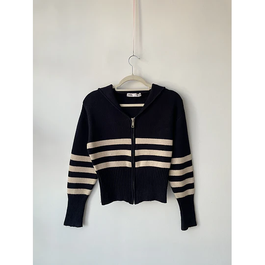 Sweater marinero cierre. Talla: S