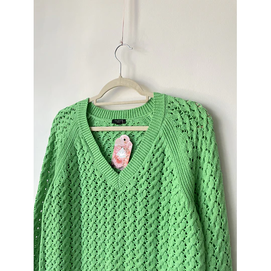 Sweater verde. Talla: S/M